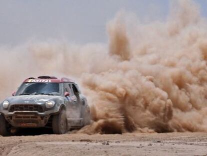 Nani Roma, durante una etapa del Dakar.