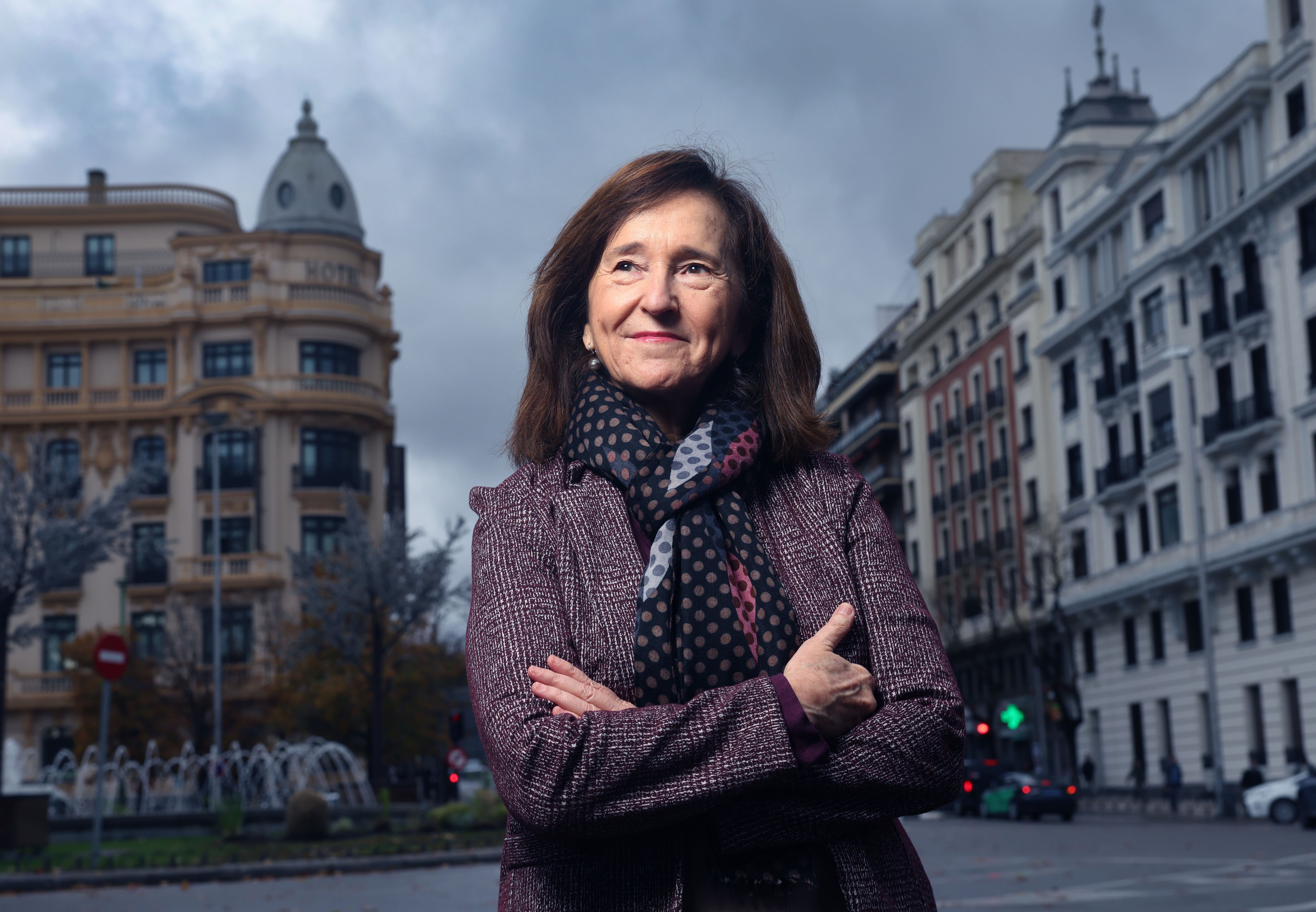 DVD 1297  16/12/25. Ana Santos, exdirectora de la Biblioteca Nacional, en la plaza de Alonso Martinez en Madrid.   JAIME VILLANUEVA