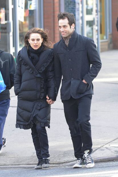 La actriz Natalie Portman junto a su novio, el coreógrafo Benjamin Millepied