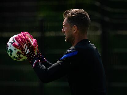 Stekenburg, en el último entrenamiento de la selección holandesa.