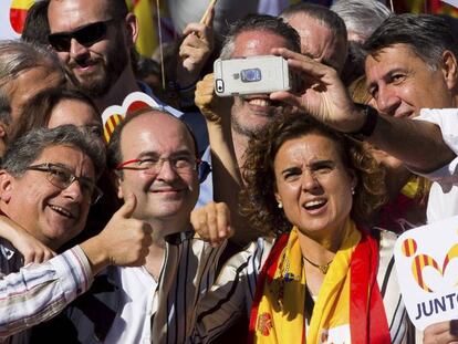 De izquierda a derecha, el delegado del Gobierno en Cataluña, Enric Millo; el primer secretario del PSC, Miquel Iceta; la ministra de Sanidad, Dolors Montserrat, y el líder del PPC, Xavier García Albiol.