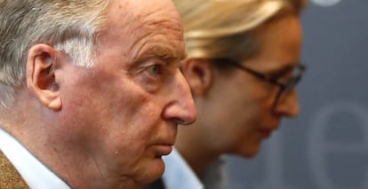 Los dos l&iacute;deres de AfD, Alice Weidel y Alexander Gauland, en Berl&iacute;n.