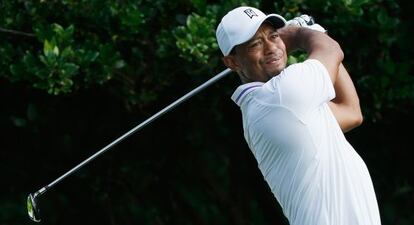 Woods, tras un golpe el miércoles, en el ProAm. 