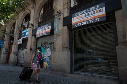 Comercios cerrados en Barcelona por la pandemia.