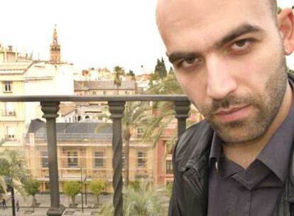 Roberto Saviano, ayer en la terraza del hotel en el que estaba alojado en  Sevilla.