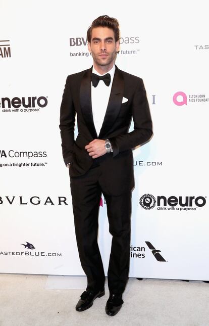 El modelo español Jon Kortajarena, no se quiso perder del gran 'after party', tras la entrega de los Oscar.