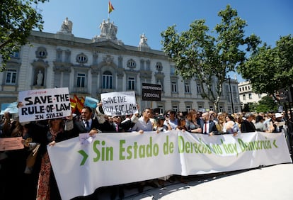 Concentration of judges and prosecutors before the Supreme Court for the proposal of the new fiscal reform, this Saturday in Madrid.