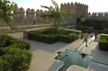 En Almería, la serie grabará algunas secuencias en la Alcazaba. En la imagen, los jardines del monumento almeriense.