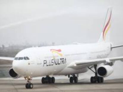 Un avión de la aerolínea española Plus Ultra.
