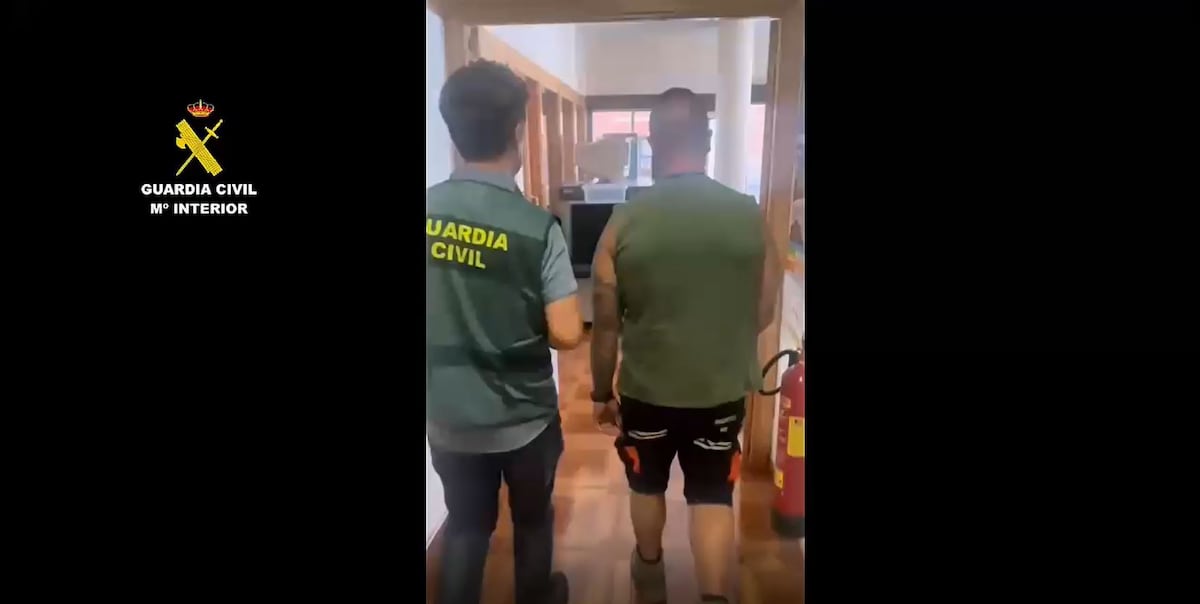 Una excavadora que abría un camino cuando estaba prohibido provocó el incendio que ha afectado más de 50.000 hectáreas en Ávila