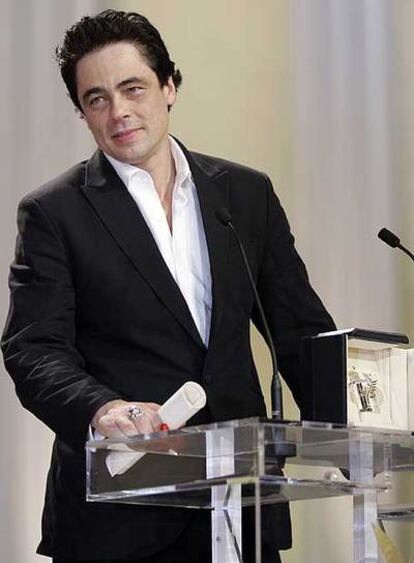 Benicio del Toro agradece  el premio al mejor actor por su papel en <i>Che.</i>