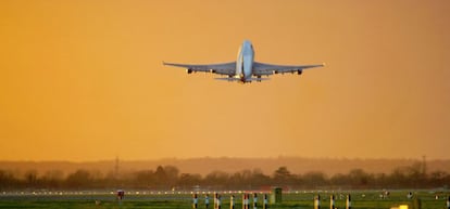 Pista del aeropuerto de Heathrow, en Londres (Reino Unido).