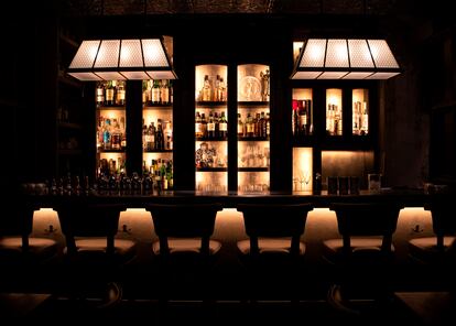 Interior del The SG Club (Sip and Guzzle), en un edificio de tres plantas del famoso barrio tokiota de Shibuya.