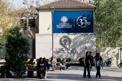 Estudiantes de la Universidad San Sebastián, en Santiago (Chile)