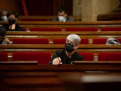 La consellera de Justicia de la Generalitat, Lourdes Ciuró, en el pleno del Parlament del jueves 23 de diciembre.