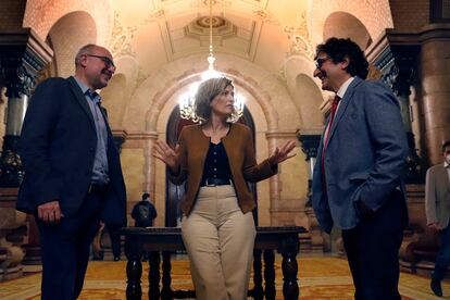 Los diputados Pep Riera (izq.), Raquel Sans y David Pérez, el pasado jueves en el parlamento de Cataluña