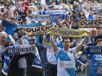 Manifestaci&oacute;n de aficionados del Ourense el 13 de junio, bajo el lema &lsquo;Ourense es ACB&rsquo;, reclamando una plaza en la Liga Endesa para su equipo.