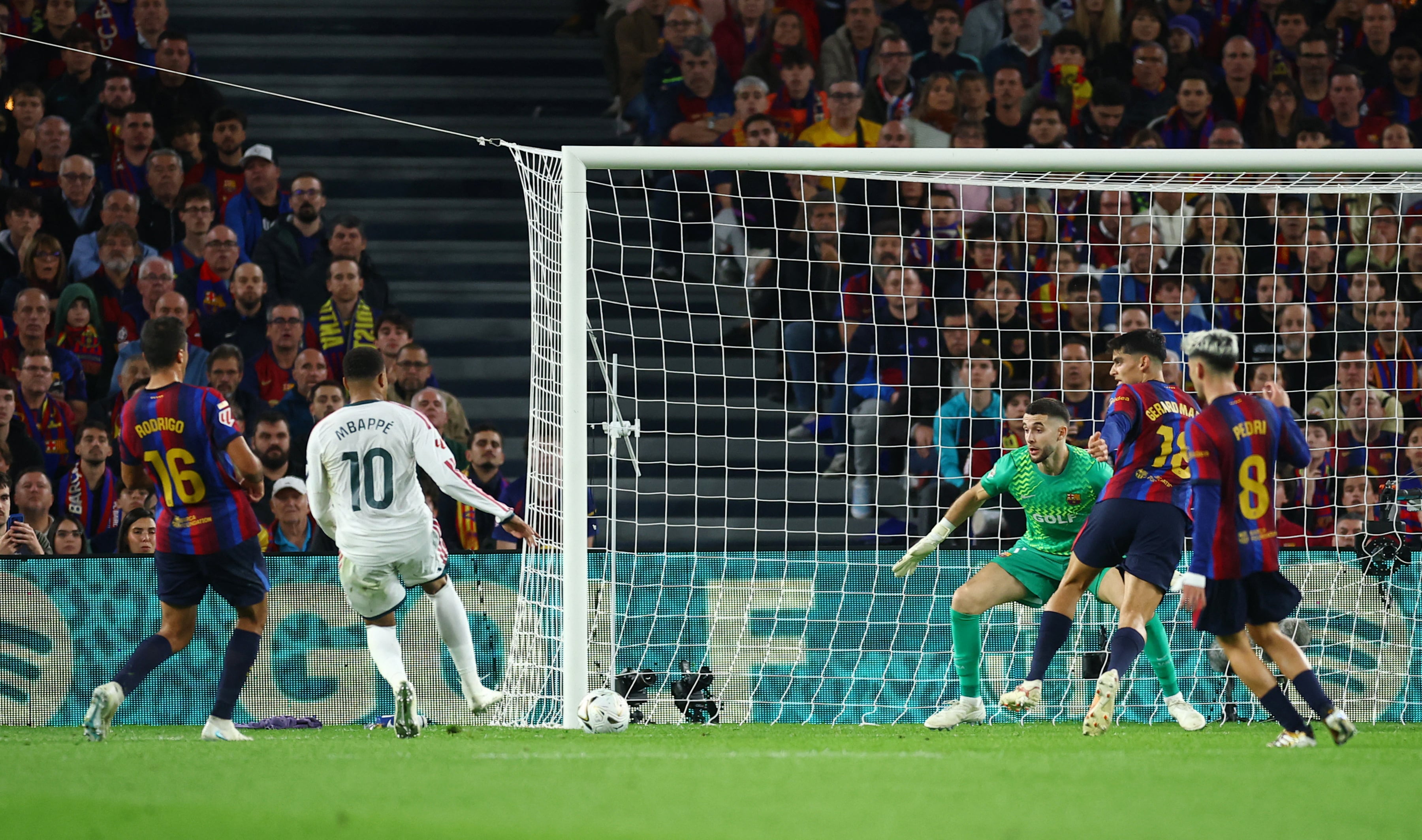 Barcelona - Real Madrid en directo | Raphinha iguala el partido