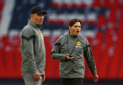 Edin Terzic, este viernes durante el entrenamiento del Borussia en Wembley.  