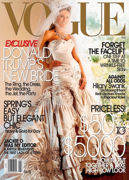 125.000 dólares es lo que costó el complicado diseño palabra de honor con el que Melania Knauss dio el 'sí, quiero' a Donald Trump. Se trata de un vestido de Dior elaborado con más de 1.500 piedras.