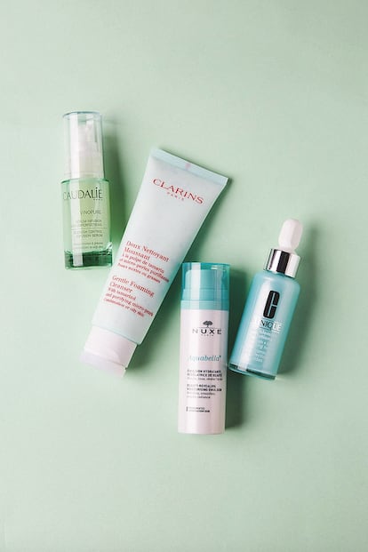 Sérum Infusión Anti-Imperfecciones, de CAUDALIE (30,20 €), Doux Nettoyant Moussant, de CLARINS (15 €), Emulsión hidratante Aquabella, de NUXE (24,90 €) y Sérum Anti Imperfecciones + Arrugas, de CLINIQUE (54 €).