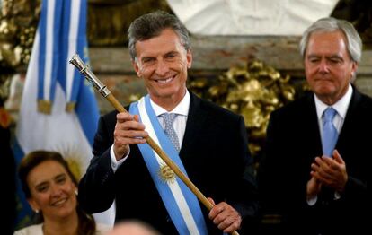 Mauricio Macri, a poco de recibir el bastón presidencial.