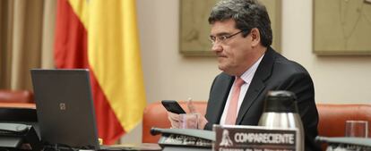 El presidente de la Airef, José Luis Escrivá, en el Congreso de los Diputados.