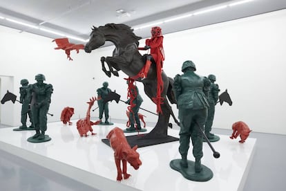 La instalación de la artista Mary Sibande.