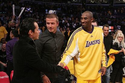 "Cuando saludas a un ángel". Así se ha referido Marc Anthony a Kobe Bryant con una imagen en la que saluda a la estrella de la NBA y en la que aparece también David Beckham.