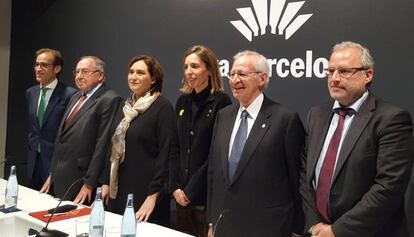 Pau Relat, José Luis Bonet, Ada Colau, Àngels Chacón, Miquel Valls i Constantí Serrallonga.