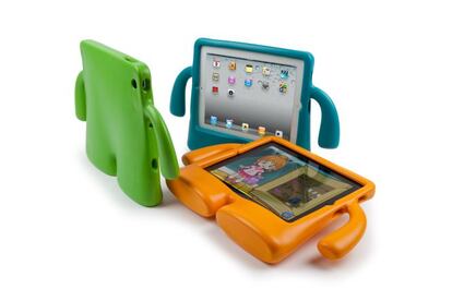 Divertida y estrujable, la funda infantil para iPad de Speck está fabricada en goma de densidad media-alta. Absorbe impactos y es agradable al tacto. Los brazos facilitan el manejo, y las piernas tienen la suficiente estabilidad como para que la tableta se mantenga de pie. 30 euros. www.speckproducts.com.