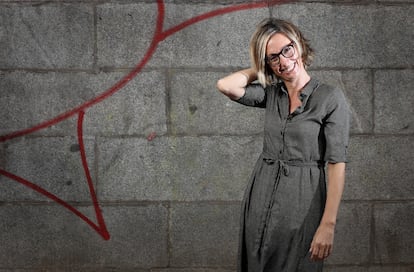 La periodista y escritora Marta San Miguel, en la plaza del 2 de Mayo de Madrid, en otoño pasado.