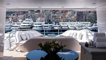 Superyates en Mónaco durante el Monaco Yacht Show