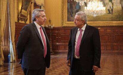 Alberto Fernández, presidente de Argentina y Andrés Manuel López Obrador, presidente de México, en la capital mexicana en noviembre pasado.
