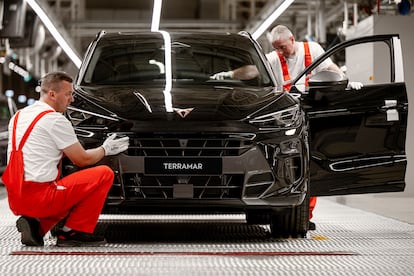 Un Cupra Terramar en la línea de montaje de la planta de Audi en Győr, Hungría. Imagen cedida por la empresa.