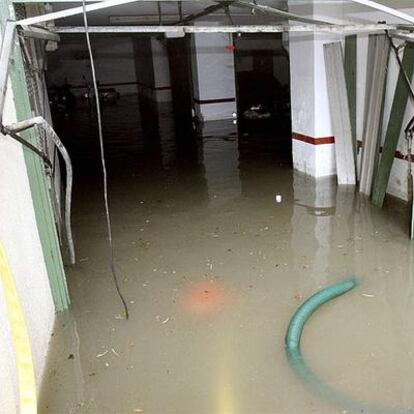 Vista de unos garajes inundados en la Ciudad Autónoma de Ceuta