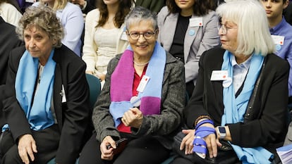 En el centro, Rita Shirmer-Braun durante el juicio en Estrasburgo.
