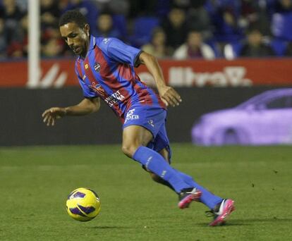 Valdo, de 31 años, debuta con la camiseta del Levante después de llegar del club mexicano Atlante.