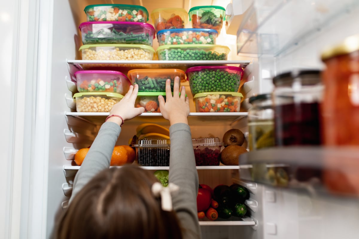 La importancia de aprender qué y cómo comer para combatir el sobrepeso en niños y adolescentes