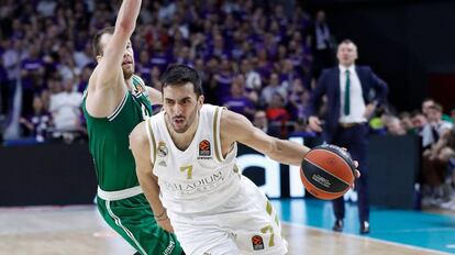 Campazzo supera a Lekavicius