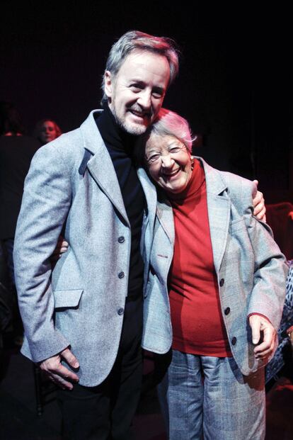 Carlos Hipólito y Asunción Balaguer, en la presentación de la obra musical 'Follies', de Stephen Sondheim, en versión de Mario Gas, en el Teatro Español de Madrid en febrero de 2012. Por esta obra, la intérprete obtuvo el Premio Max a la Mejor Actriz de Reparto en 2013.