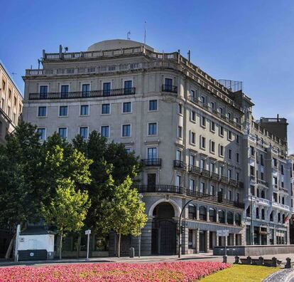 Edificio de Mapfre en el número 6 de la plaza de la Independencia de Madrid.