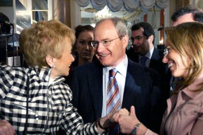 María Teresa Fernández de la Vega, José Montilla y Carme Chacón, ayer en Barcelona.