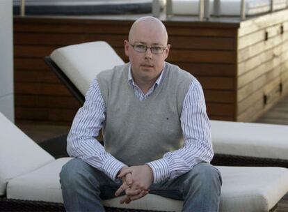 John Boyne, autor de <i>El niño del pijama de rayas,</i> retratado ayer en Barcelona.