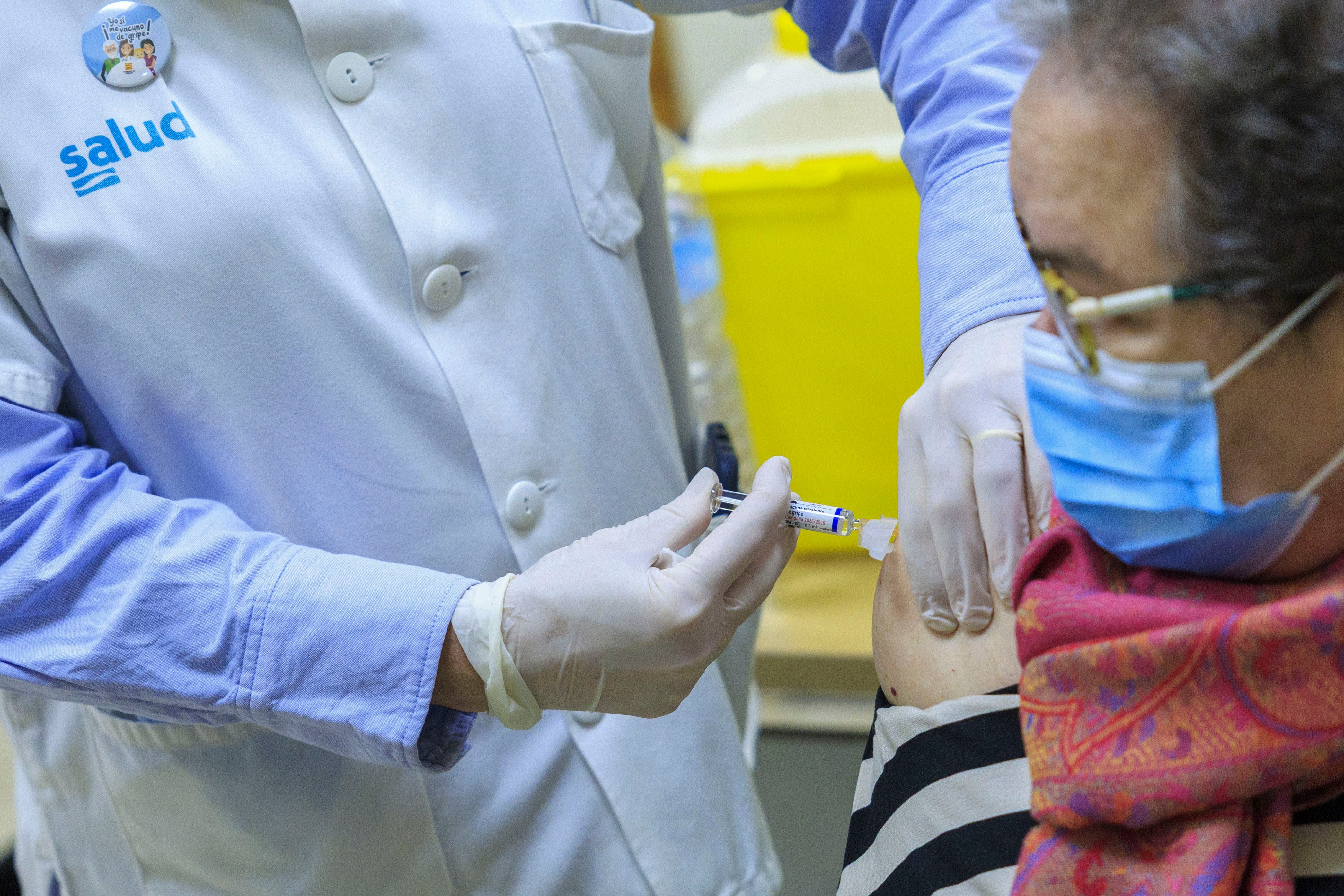 ‘Inmunofitness’: el riesgo de que las farmacéuticas promocionen la vacunación como si fuera ir al gimnasio