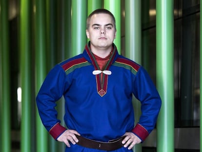 Thomas Hansen, joven indígena sami de la costa del Ártico, en la sede de la FAO, en Roma.