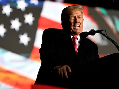 Donald Trump, durante un mitin en Dayton (Ohio), un día antes de las elecciones legislativas estadounidenses.