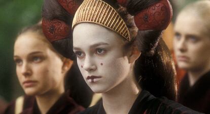 <b>Éxitos</b>: A Keira Knightley la contrataron para ‘Star Wars’ solo porque se parecía a Natalie Portman. En la película la sustituía para que no pillaran a Amidala. Así que pocos pensarían entonces que se iba a convertir en una de las mejores actrices británicas de su generación, primero destacando en ‘Love actually’, ‘Piratas del Caribe’ y ‘Orgullo y prejuicio’ y poco a poco madurando en ‘Expiación’, ‘Anna Karenina’, ‘Un método peligroso’ y ‘Descifrando enigma’ </p> <b>Fracasos</b>: A Knighley le sentó mal hacer tantos papeles icónicos tan joven, y con 34 años casi parece que lo hizo todo hace mucho tiempo. Su rápido ascenso a la fama le llevó a sufrir estrés postraumático, tras lo que decidió tomárselo con más calma, y dedicar más tiempo a sus dos hijos. A los 22 años tuvo que parar cuando se pasó tres meses sin poder salir de casa, por las críticas, por la persecución de los paparazi. "Todo el mundo estaba esperando que me cayera o que saliera horrible".