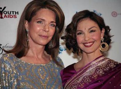 Noor de Jordania y Ashley Judd.