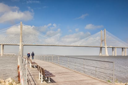 Vista del puente Vasco da Gama, que conecta Lisboa con Alcochete.